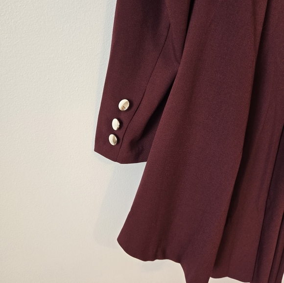 Elegant Burgundy Women's Blazer - Picture 4 of 9